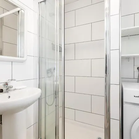 651 Bright Establishment, Heated Pool And Wi Fi شقة