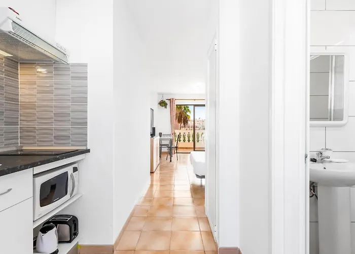 651 Bright Establishment, Heated Pool And Wi Fi Los Cristianos (Tenerife)